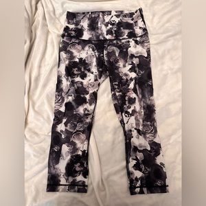 Lululemon cropped leggings